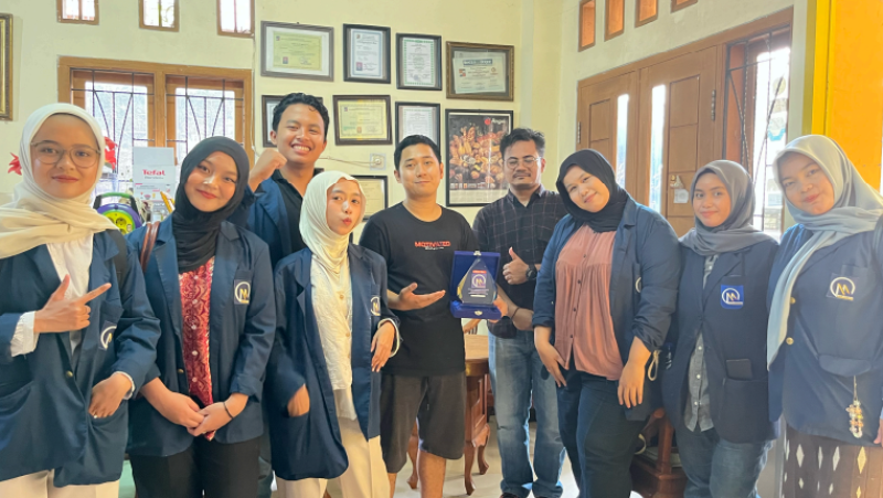 Mahasiswa Kewirausahaan ITB VINUS Bogor Pelajari Strategi Bisnis Melalui Kunjungan  Industri ke Pabrik Roti Galuh